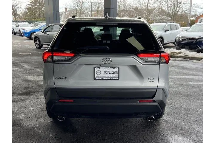$25487 : Toyota RAV4 2024 AWD XLE 4dr image 6
