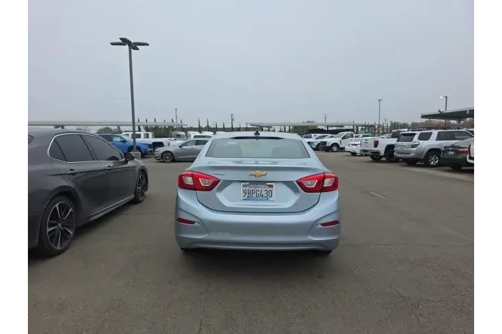 $8900 : Chevrolet Cruze 2018 LS Auto image 5
