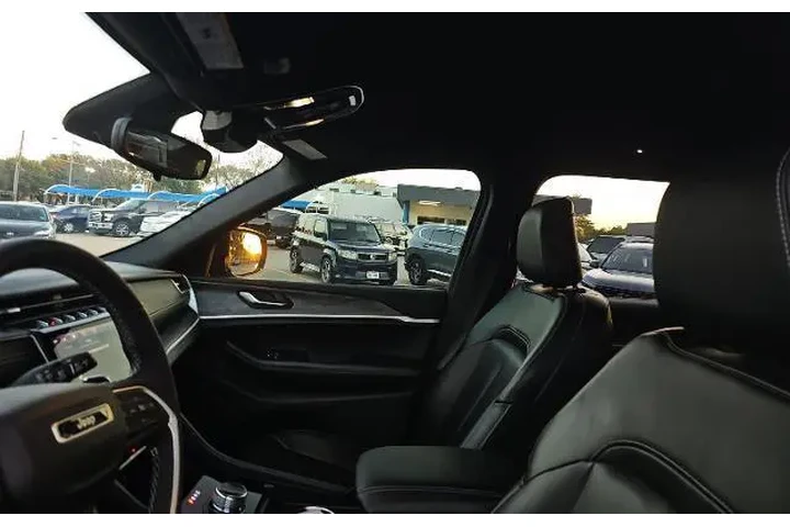 $35995 : Jeep Grand Cherokee L 2024 4 image 10