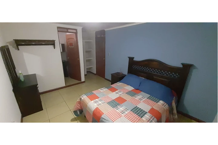 $1800 : Se alquila habitación amueblad image 2