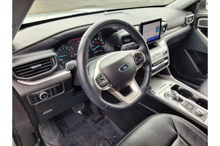 $28488 : Ford Explorer 2023 AWD XLT 4 image 8