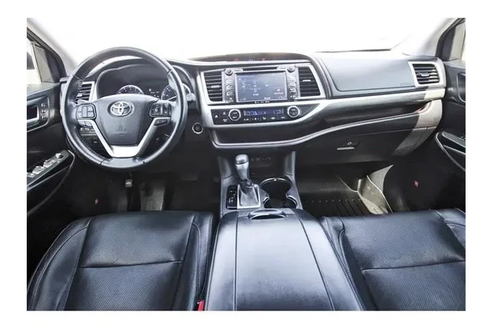 $22023 : Toyota Highlander 2018 Limit image 8