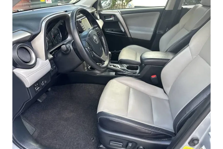 $18995 : 2018 RAV4 Platinum image 8
