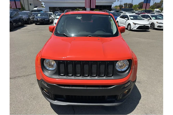 $11477 : 2017 Renegade Altitude image 3