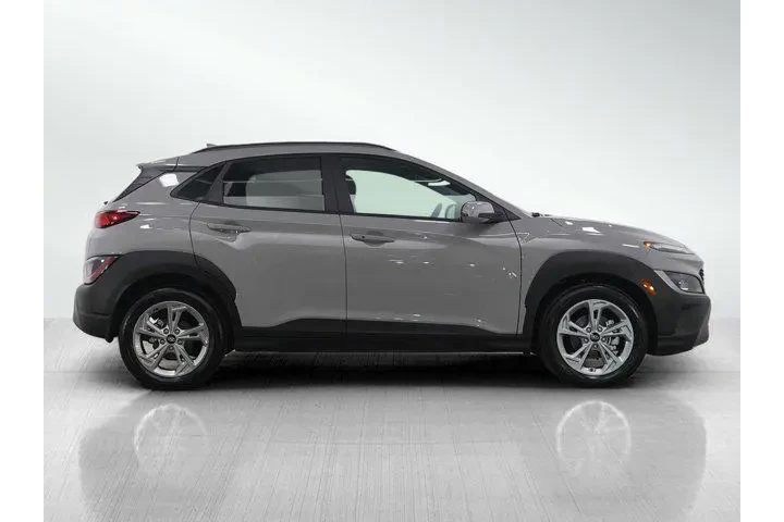 $20199 : Hyundai KONA 2023 SEL 4dr Cr image 6