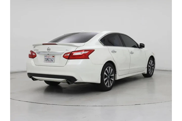 $13998 : Nissan Altima 2017 2.5 SL 4d image 8