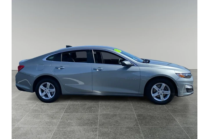 $27546 : Chevrolet Malibu 2025 LS 4dr image 6