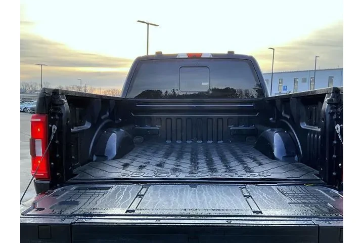 $33829 : Ford F-150 2022 4x4 XLT 4dr image 9