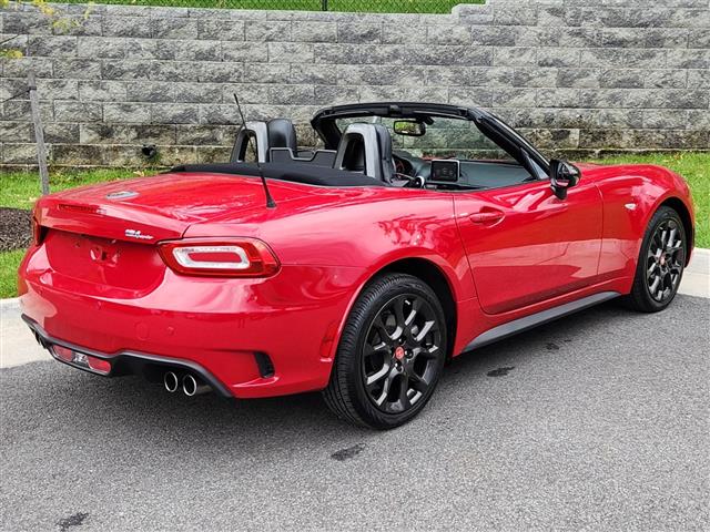 $22000 : 2017 FIAT 124 Spider Abarth image 2