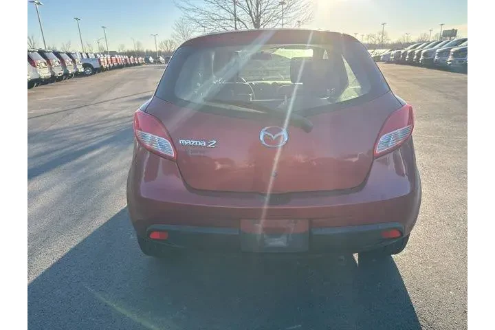 $10000 : Mazda Mazda2 2014 Sport 4dr image 5