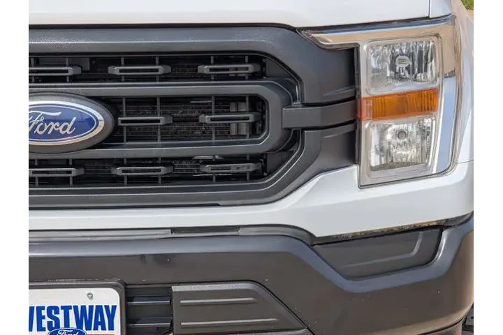 $31865 : Ford F-150 2022 4x4 XL 4dr S image 7