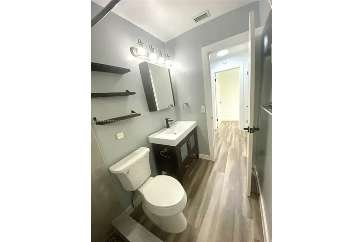 $2000 : 2 bed 1 bathroom image 5