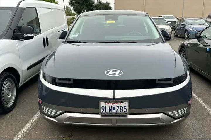 $32990 : Hyundai IONIQ 5 2024 Limited image 3