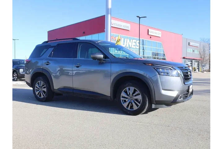 $30277 : Nissan Pathfinder 2025 AWD S image 2