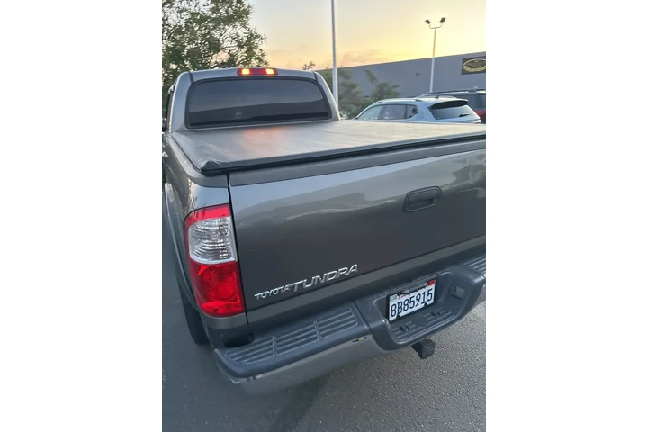 $12700 : Toyota Tundra 2006 SR5 4dr D image 2