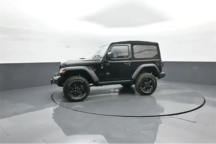 $27782 : Jeep Wrangler 2022 4x4 Sport image 4