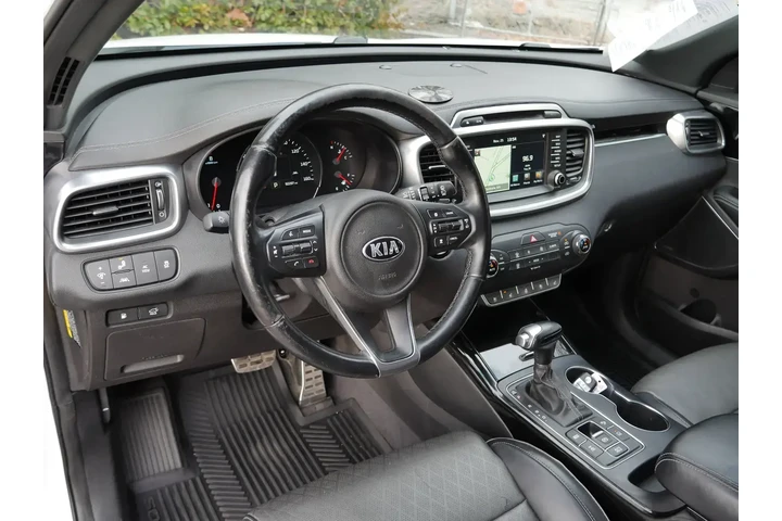 $12487 : Kia Sorento 2016 AWD SX Limi image 4