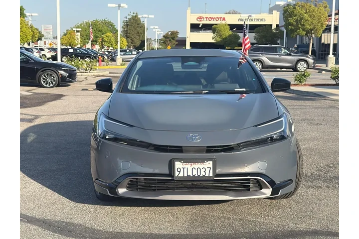 $31870 : Toyota Prius 2025 LE 4dr Hat image 2