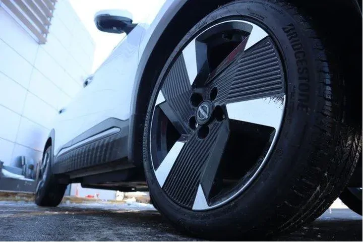 $24769 : Nissan Kicks 2025 AWD SR 4dr image 8