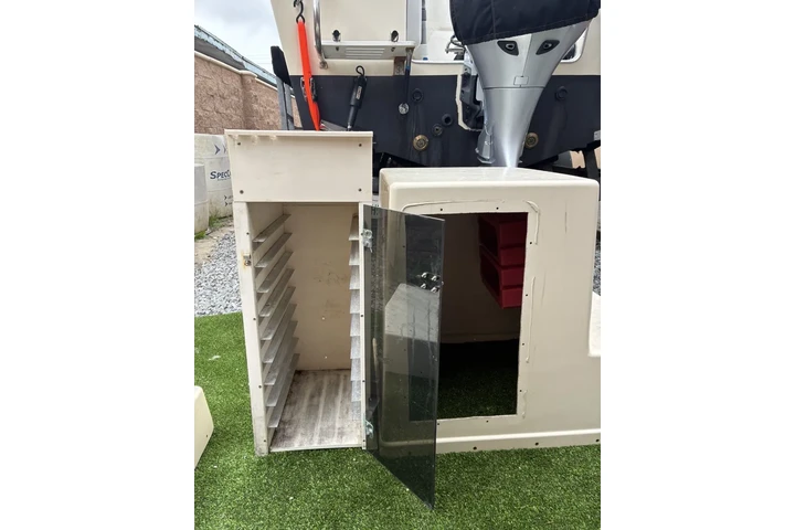 $300 : Seat and Tackle Compartment image 2