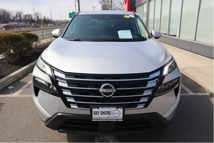 $23502 : Nissan Rogue 2025 AWD SV 4dr image 4