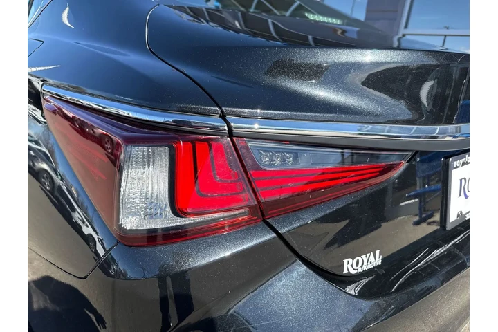 $17995 : 2023 ES 350 image 9