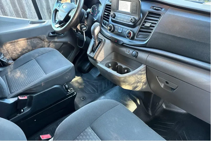 $31175 : Ford Transit 2023 250 3dr SW image 8