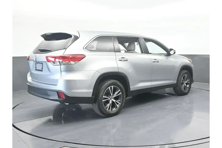 $17991 : Toyota Highlander 2019 LE 4d image 6
