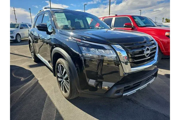 $37699 : Nissan Pathfinder 2024 Plati image 6