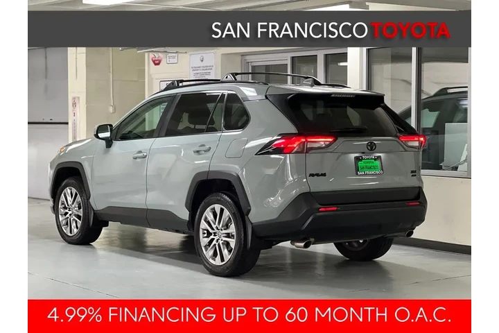 $33888 : Gold Certified2022 RAV4 XLE P image 3