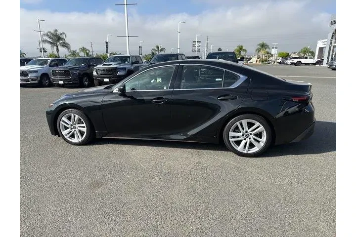 $39769 : Lexus IS 300 2024 4dr Sedan image 5