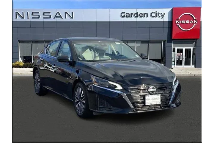 $18398 : Nissan Altima 2025 2.5 SV 4d image 1