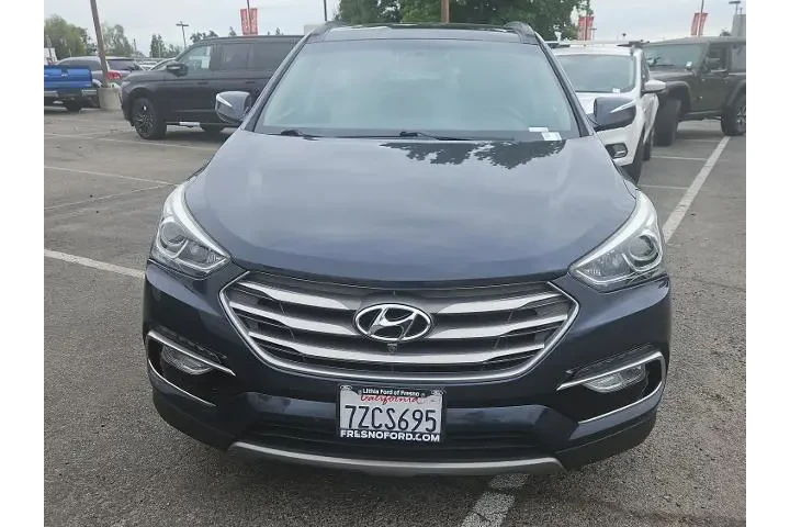 $14000 : Hyundai SANTA FE Sport 2017 image 4
