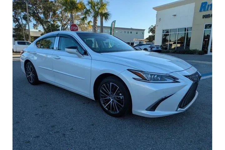 $37988 : Lexus ES 350 2023 4dr Sedan image 2