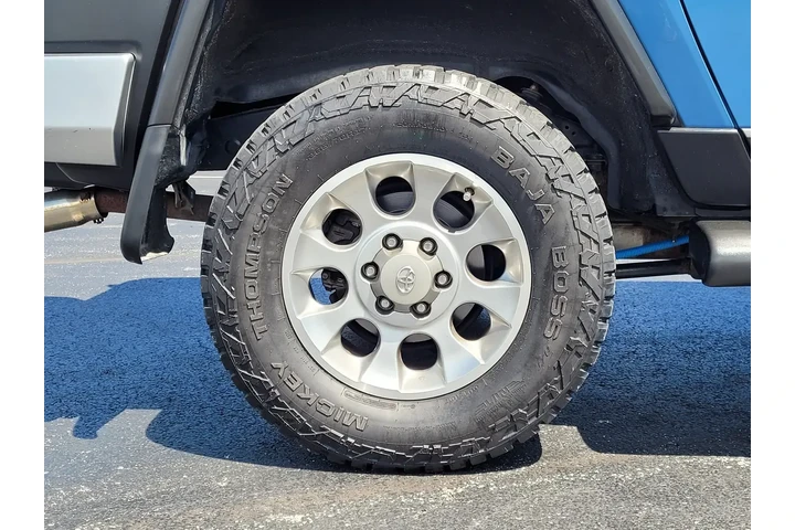 $25997 : Toyota FJ Cruiser 2013 4x4 4 image 10