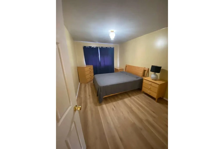 $350 : CUARTO INDEPENDIENTE BRONX image 1