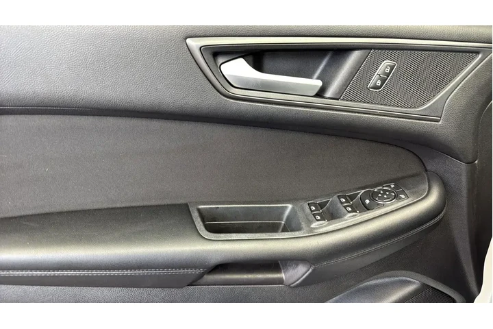 $12148 : Ford Edge 2018 AWD SE 4dr Cr image 7