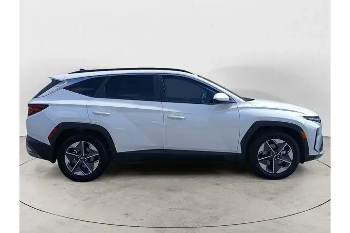 $27333 : Hyundai TUCSON 2025 SEL 4dr image 6