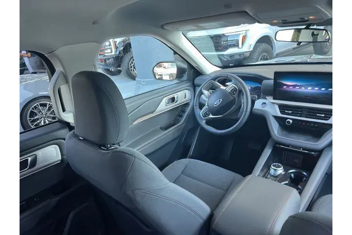 $36432 : Ford Explorer 2025 Active 4d image 8
