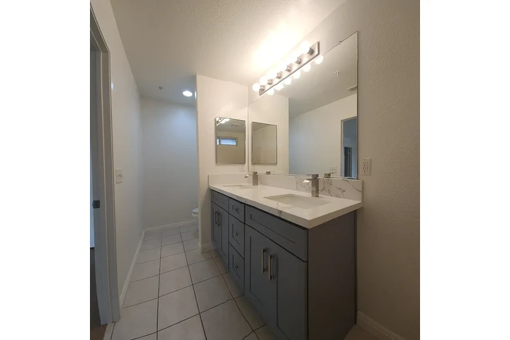 $1400 : Fontana - Renta Listo image 7