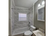 $800 : Beautiful hardwood floor home thumbnail