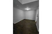 $945 : 1 Bedroom Available Now !! :D thumbnail