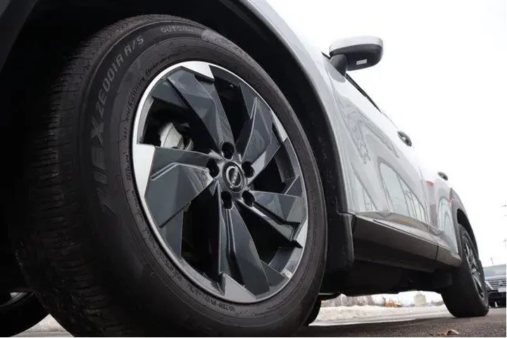 $22238 : Nissan Rogue 2025 SV 4dr Cro image 10