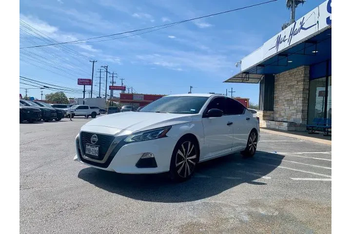 $10998 : Nissan Altima 2019 2.5 SR 4d image 4