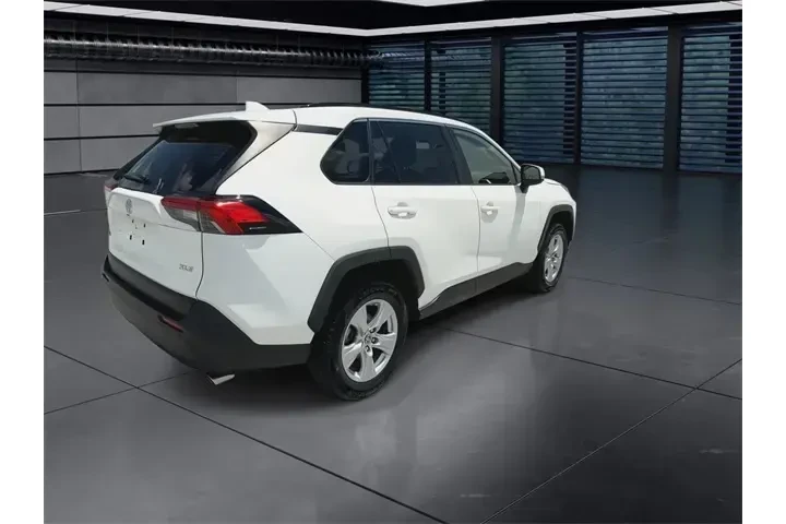 $23988 : Toyota RAV4 2019 XLE 4dr SUV image 8