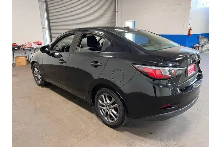 $13936 : Toyota Yaris 2019 image 5