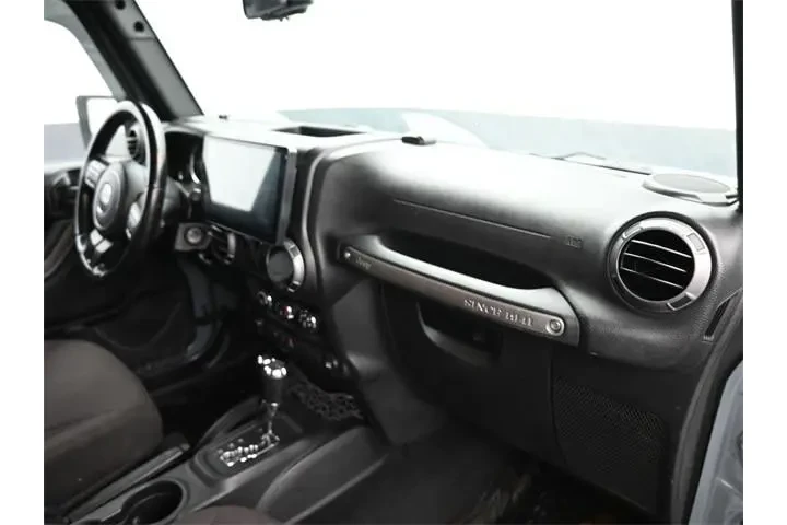 $12585 : Jeep Wrangler 2015 4x4 Sport image 9