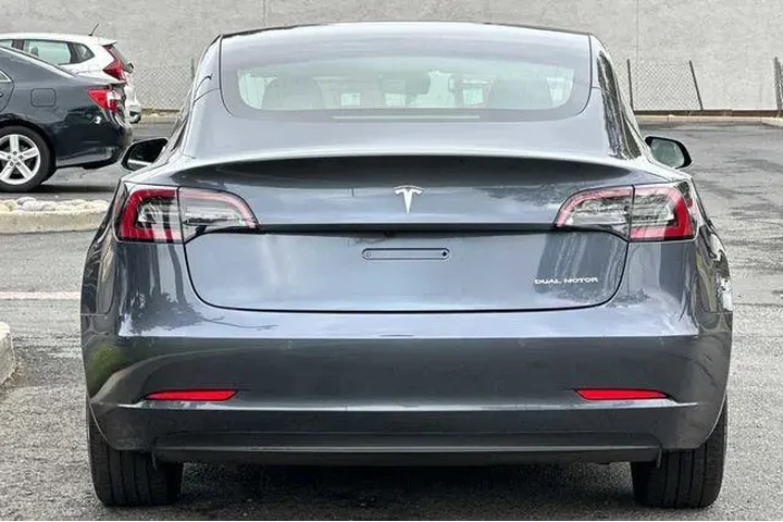$26378 : Tesla Model 3 2020 AWD Long image 8