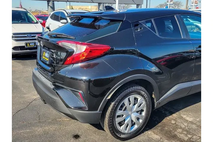 $12896 : Toyota C-HR 2019 LE 4dr Cros image 7