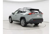$31998 : Toyota RAV4 2023 AWD XLE Pre thumbnail